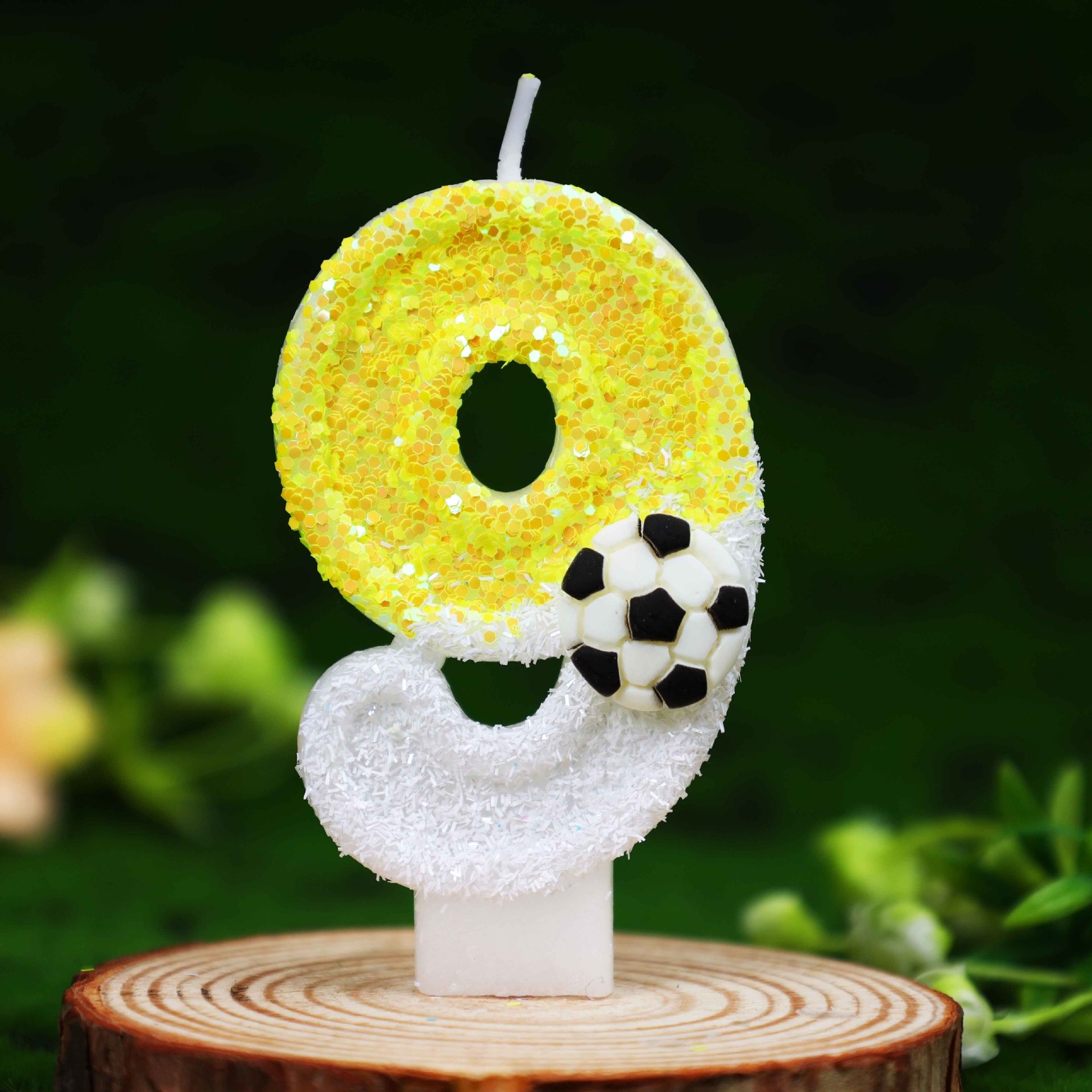 黄色と白のスパンコールスポーツフットボールデジタルバースデー - Candle Supplies Usa のレビューと価格